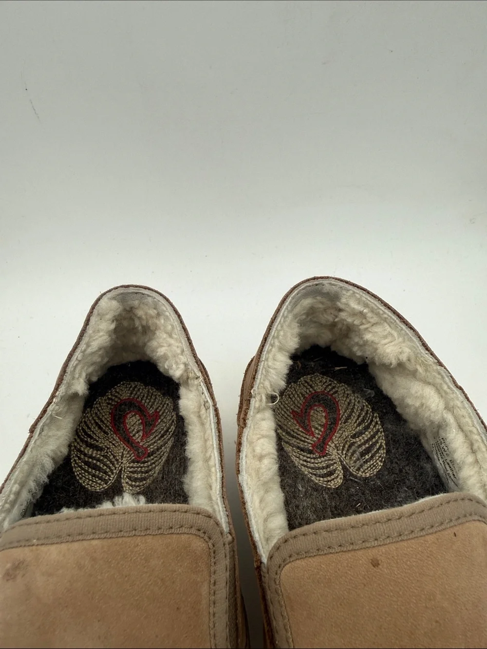 Women’s OluKai Pehuea Heu leather shearling-lined slip-on sneakers taupe sz 6